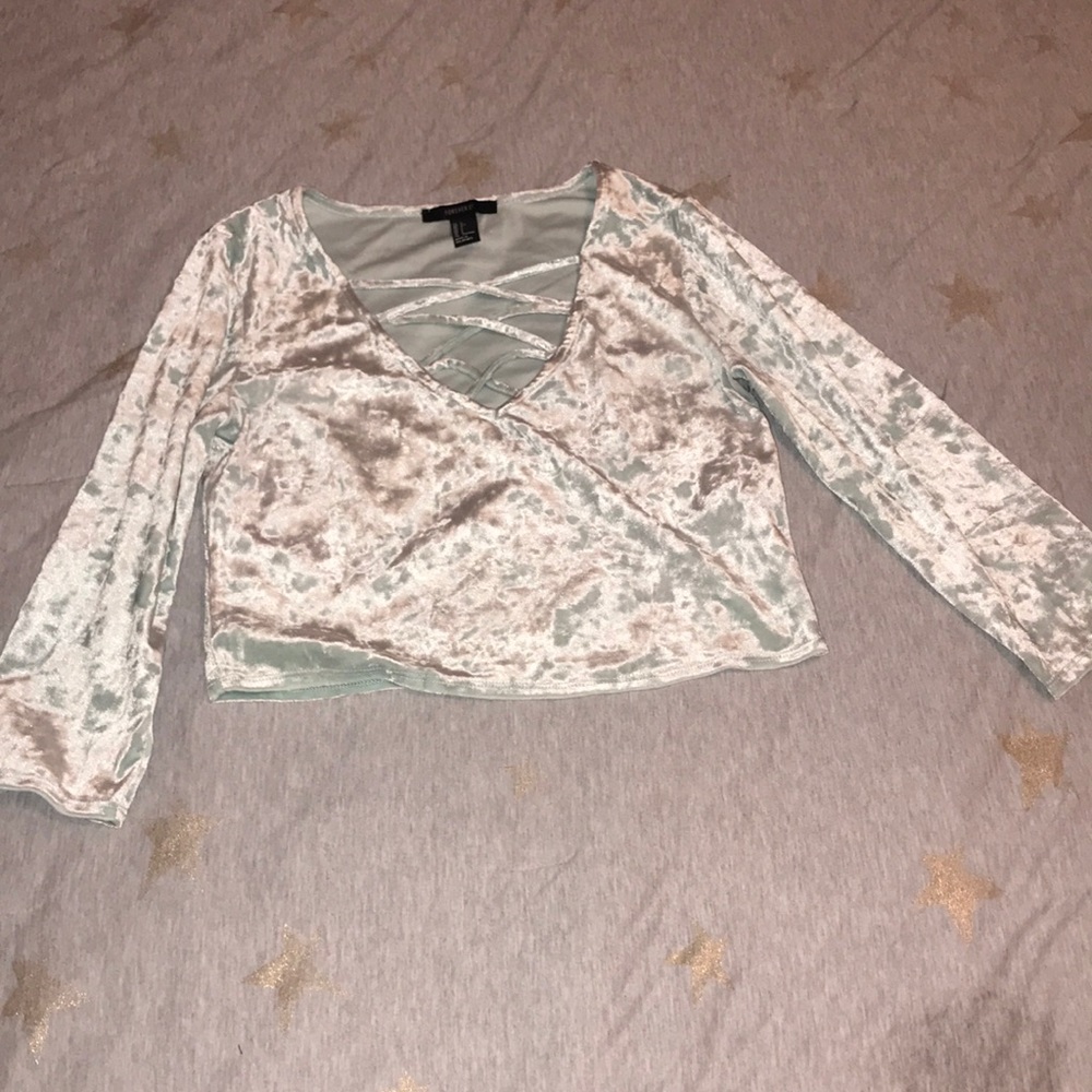 Top - Picture 2 of 2